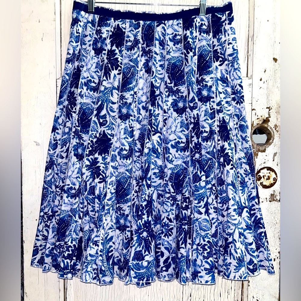 🩵🩵 Boho Blue White Pleated Maxi Skirt🩵🩵 - Picture 2 of 6
